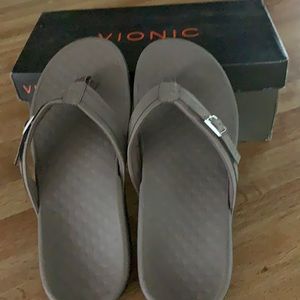 Pair of women’s Vionic sandals size 8